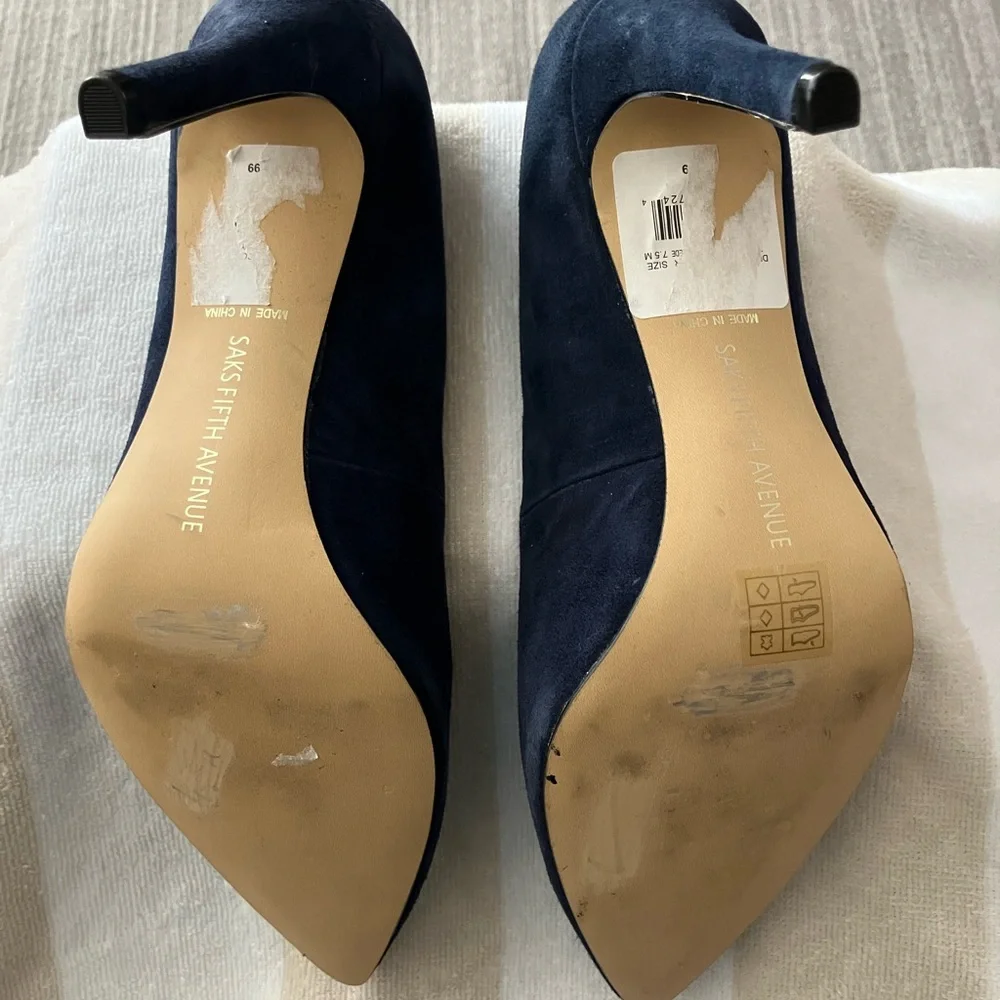 Saks Fifth Avenue Deep Blue Suede Size 7.5 Pointed Toe Heels